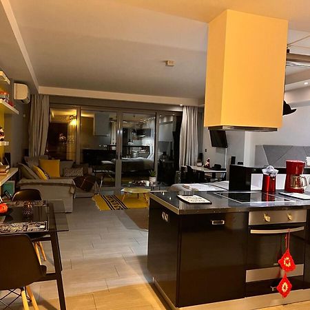 Апартаменты Stylish Boutique Loft With Private Balcony Афины Экстерьер фото
