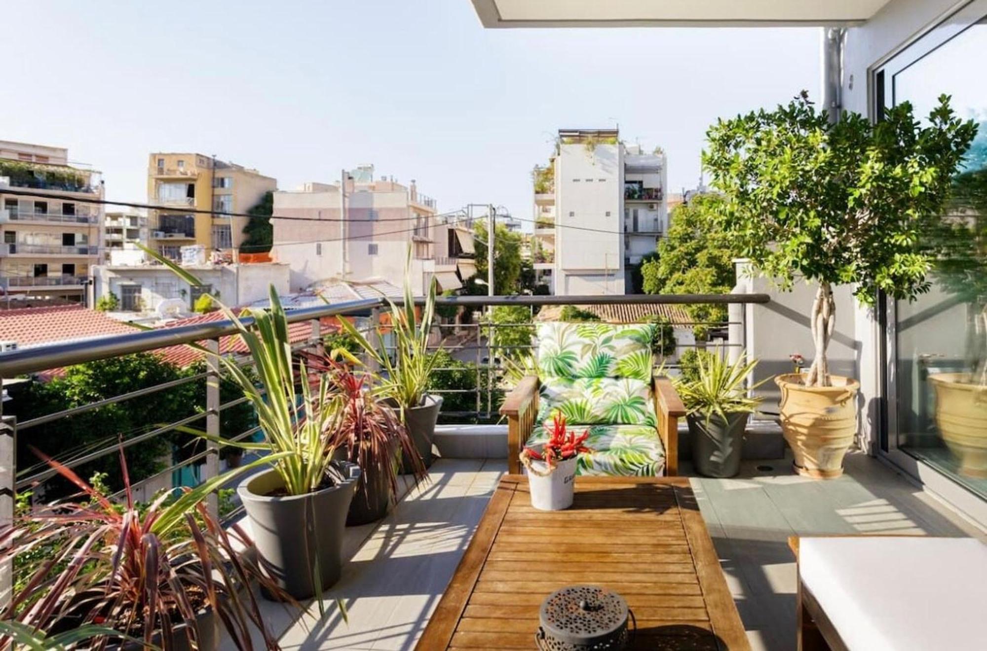 Апартаменты Stylish Boutique Loft With Private Balcony Афины Экстерьер фото