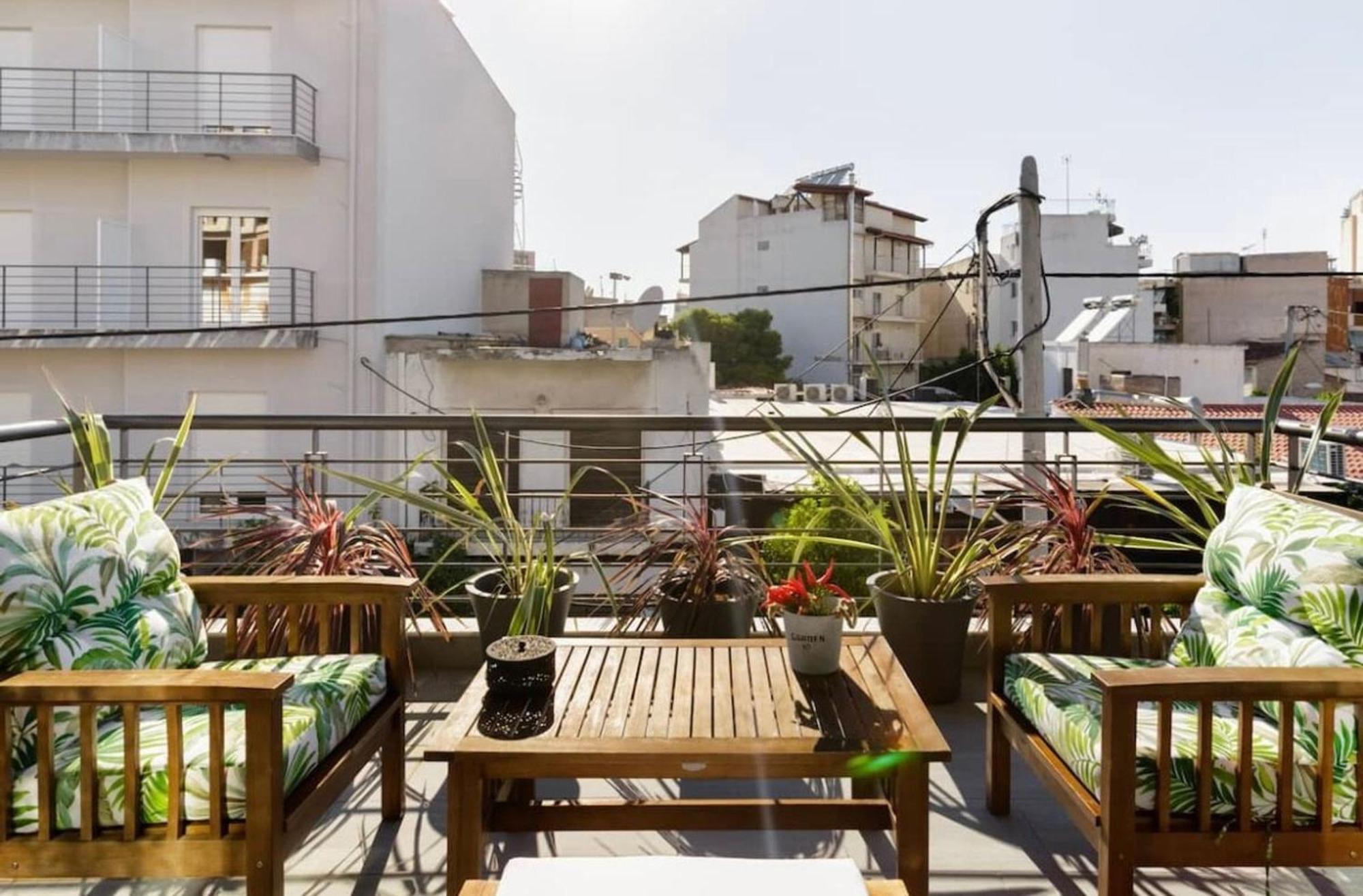 Апартаменты Stylish Boutique Loft With Private Balcony Афины Экстерьер фото