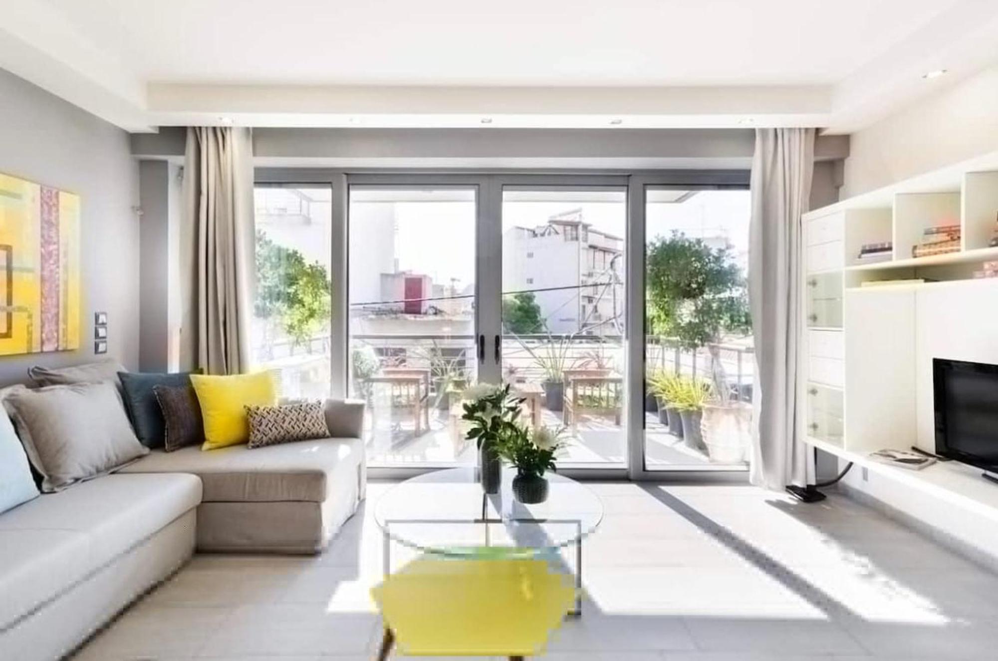 Апартаменты Stylish Boutique Loft With Private Balcony Афины Экстерьер фото